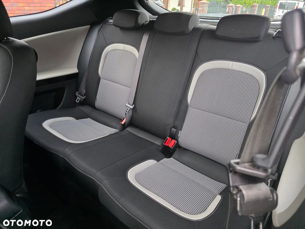 Kia Ceed - 9