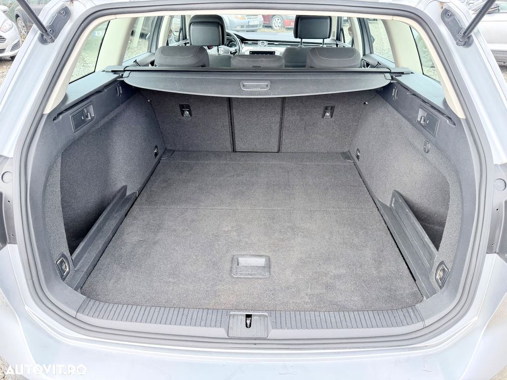 Volkswagen Passat - 4