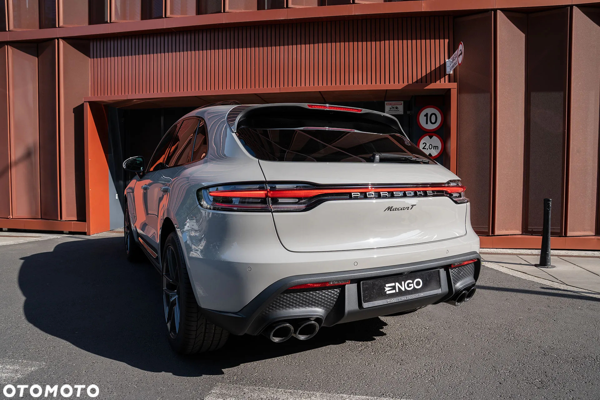 Porsche Macan T - 12