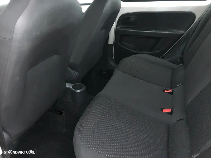 VW Up! move - 17