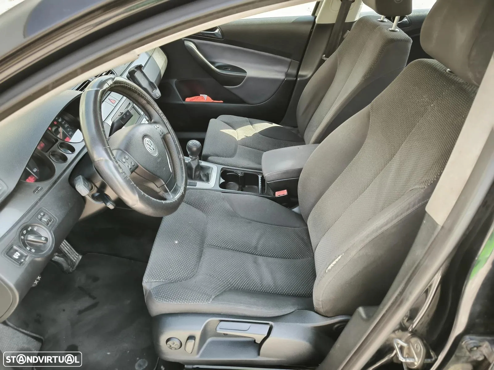 VW Passat 2.0 TDI Confortline - 14