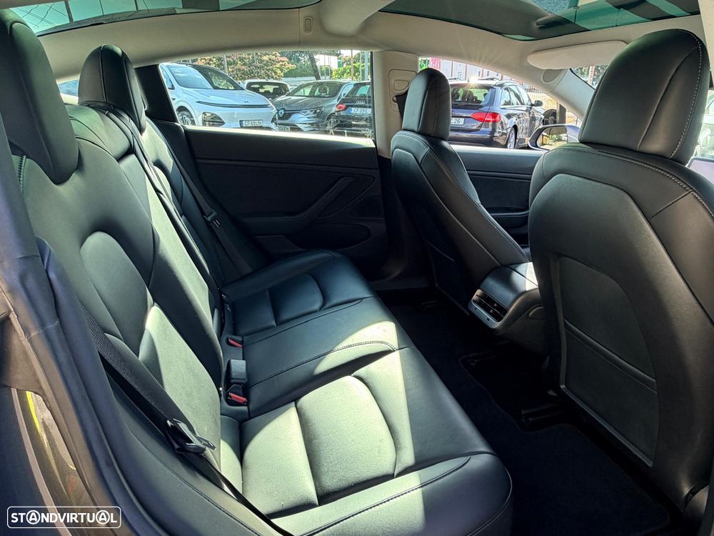 Tesla Model 3 Long-Range Dual Motor AWD - 19