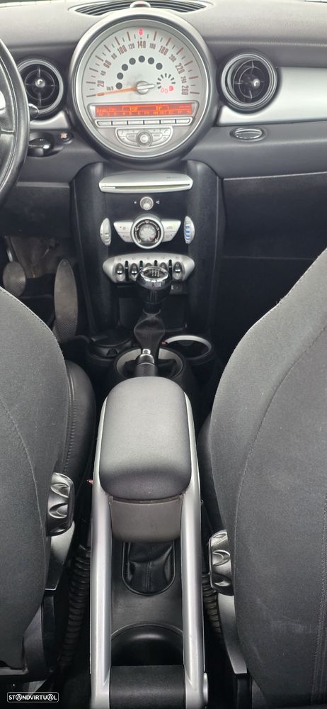 MINI 3 Portas Cooper D - 15