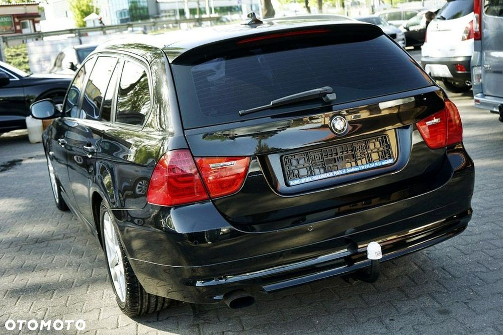 BMW Seria 3 318i - 4