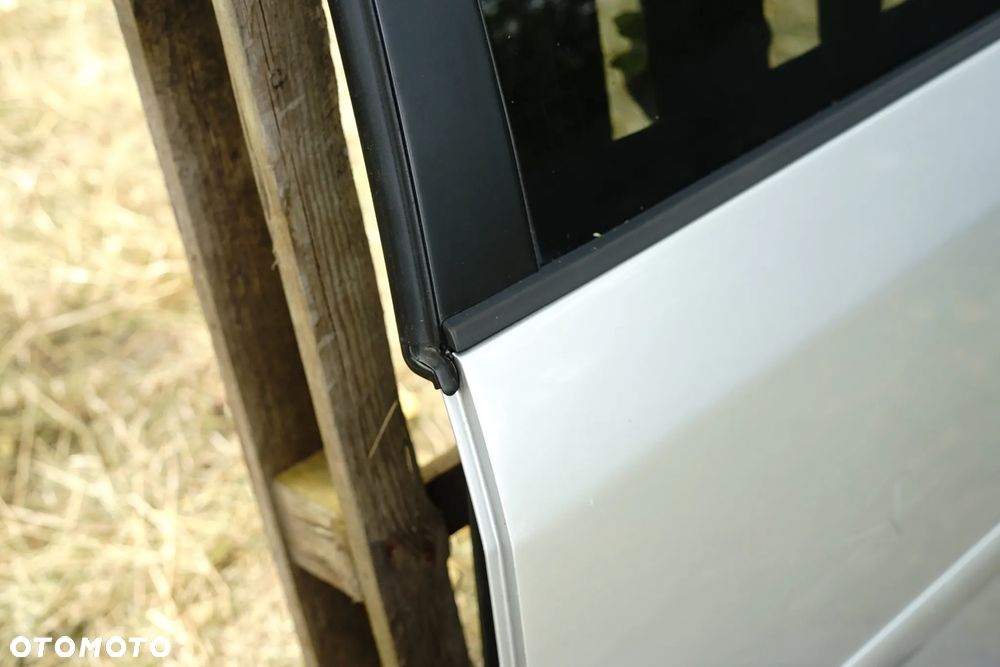 Drzwi tył tylne lewe VW Touran I Lift LA7W - 3