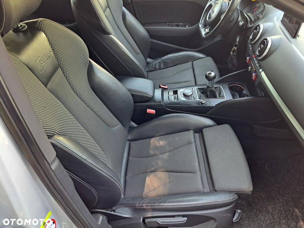 Audi A3 Sportback 1.6 TDI DPF S line Sportpaket - 19