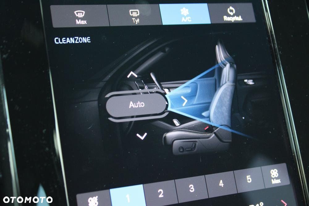 Volvo XC 40 - 24