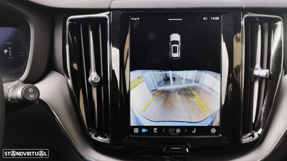 Volvo XC 60 2.0 T6 PHEV Core AWD - 19