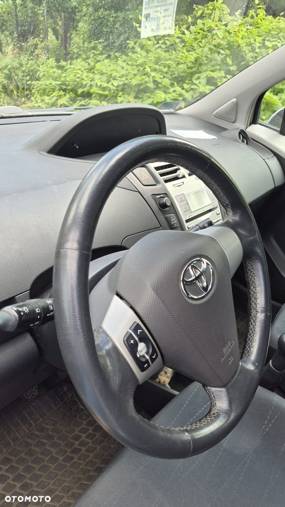 Toyota Yaris - 5