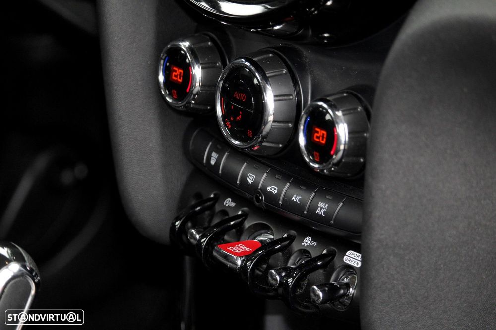MINI 5 Portas Cooper Auto - 22