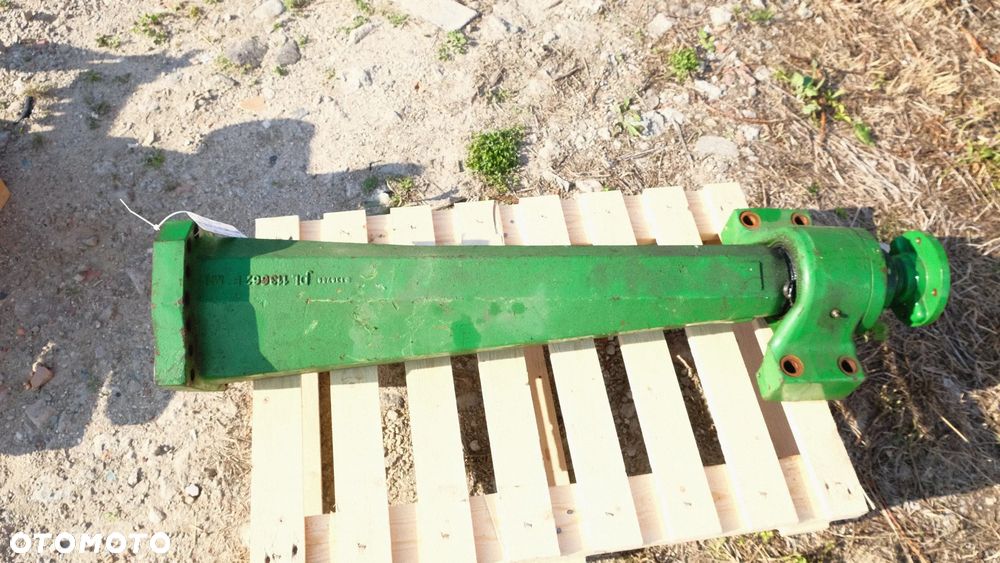 Wal napedowy podpora przystawka John Deere obudowa  L155156 modele 6120,6220,6230,6330,6510,6310, 6195R,6215R,1210R - 1