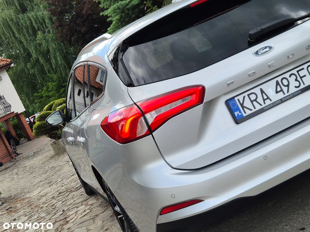 Ford Focus 1.5 EcoBlue Start-Stopp-System TITANIUM - 19