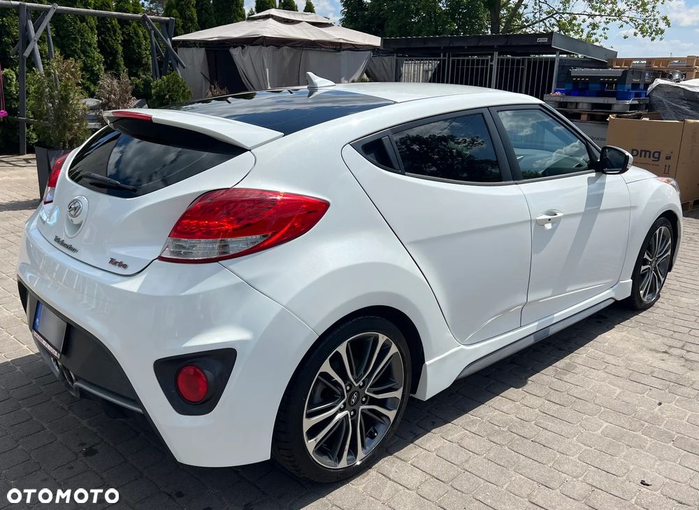 Hyundai Veloster - 14