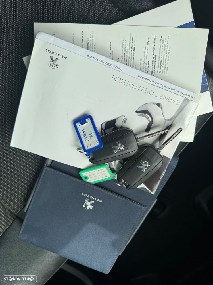 Peugeot Expert 2.0 BlueHDi Semi-Vidrado Long - 23