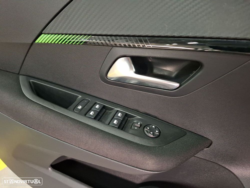 Peugeot 208 1.2 PureTech Active - 22