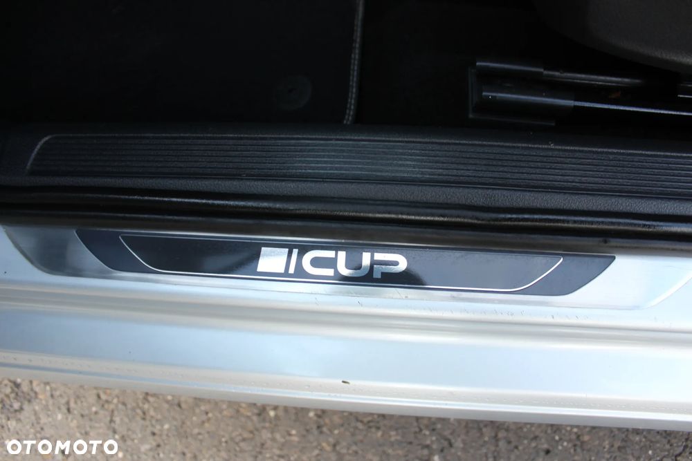 Volkswagen Golf - 17