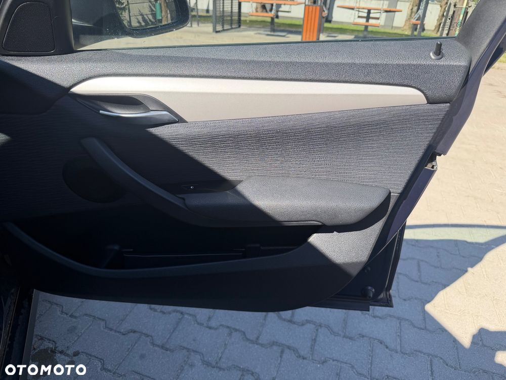 BMW X1 sDrive18d - 11