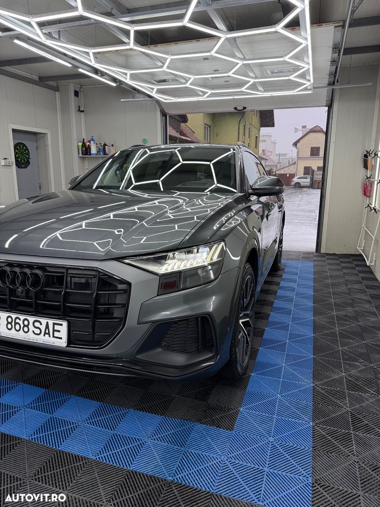 Audi Q8 - 19