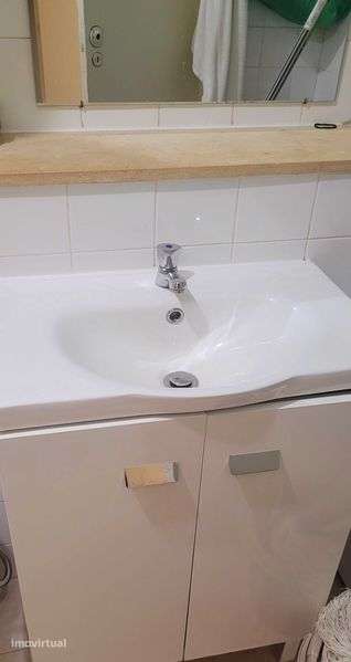 Vende-se T2  (3 assoalhadas) em Massamá - Grande imagem: 2/4