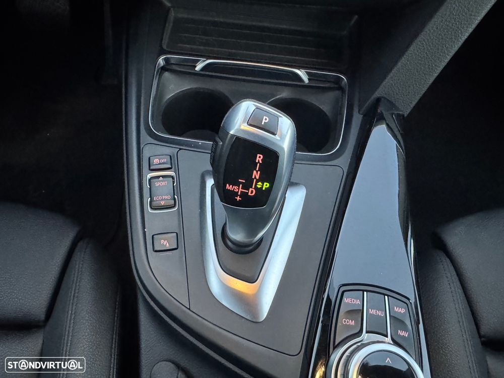 BMW 318 d Touring Aut. Sport Line - 16