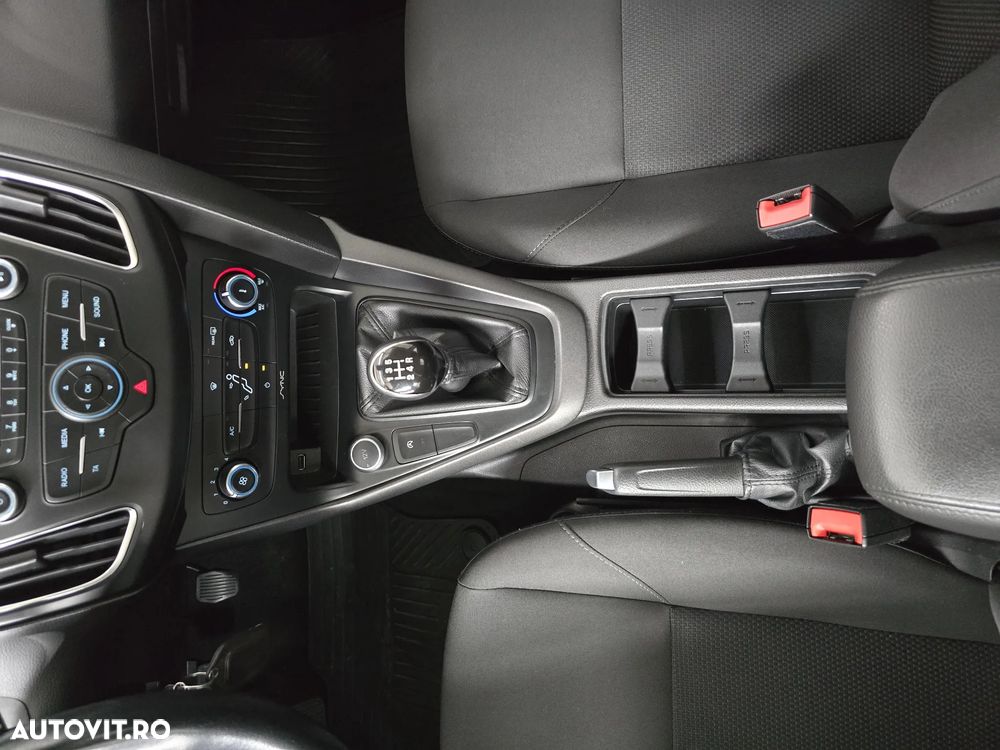 Ford Focus 1.0 EcoBoost Trend - 9