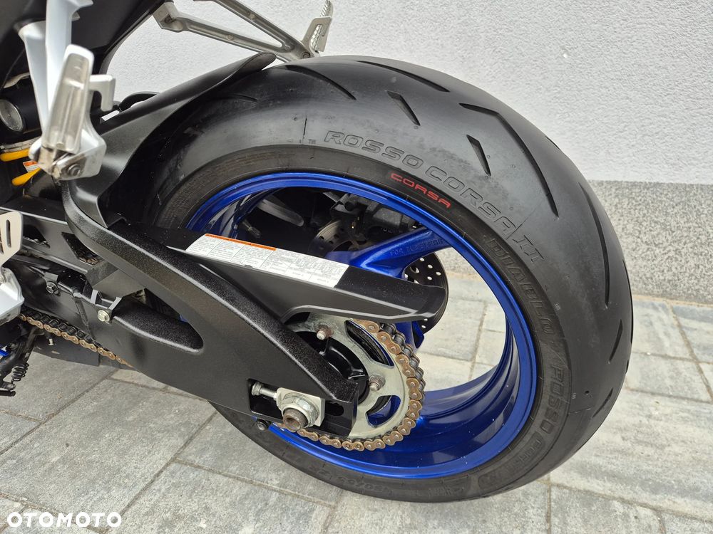 Suzuki GSX-R - 6