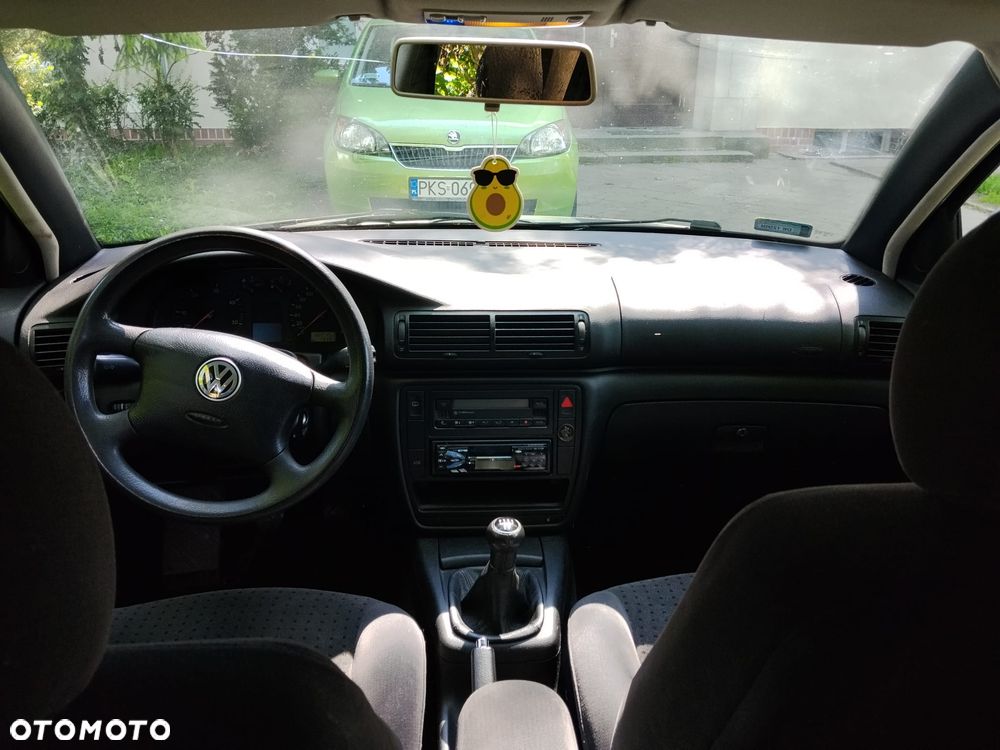 Volkswagen Passat 1.9 TDI Comfortline - 5