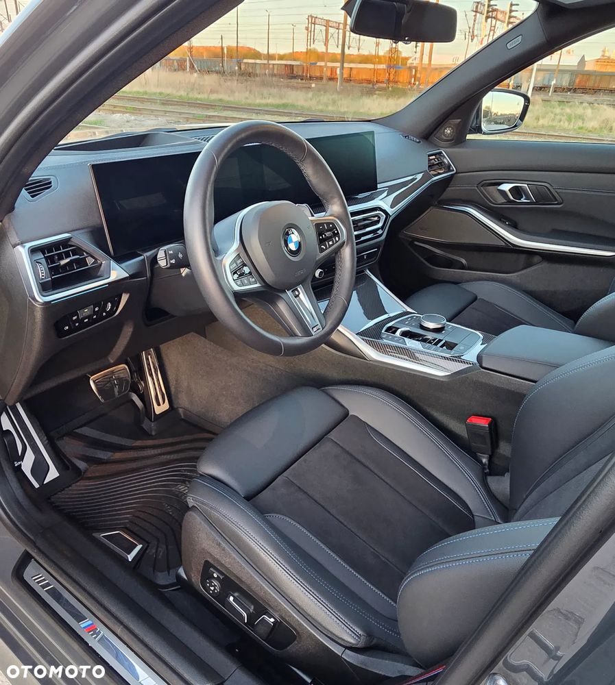 BMW Seria 3 330i xDrive M Sport - 18