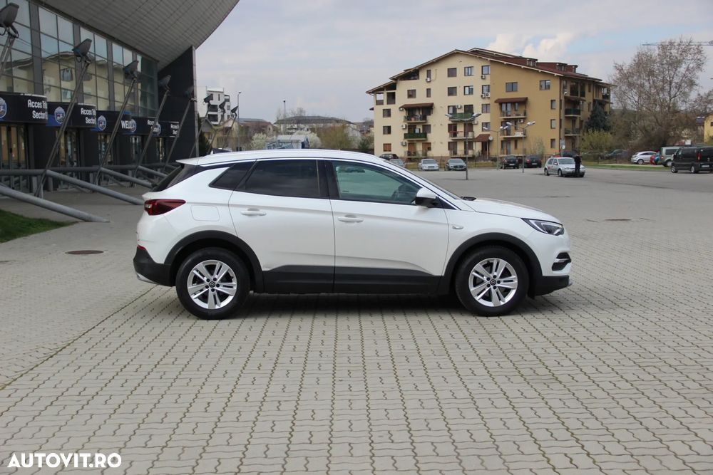 Opel Grandland X 1.2 Turbo START/STOP Elegance - 4