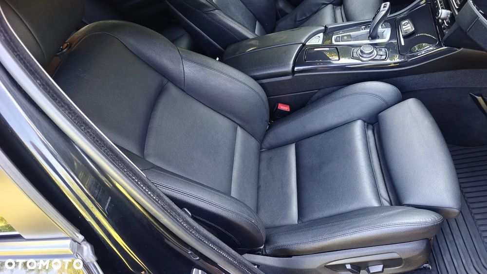 BMW Seria 5 520d Luxury Line - 30