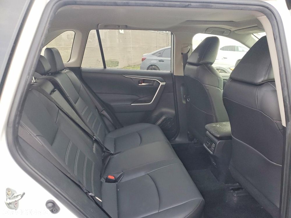Toyota RAV4 - 11