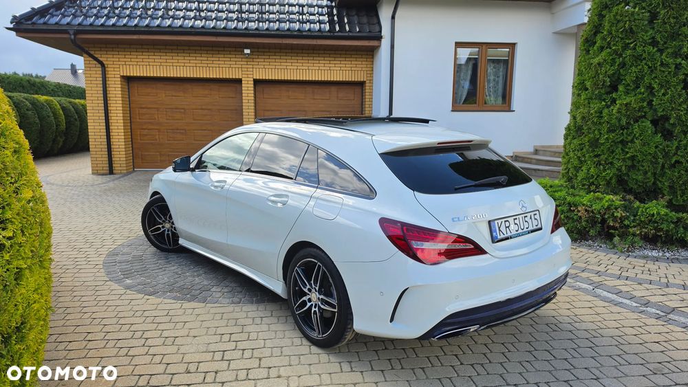 Mercedes-Benz CLA 200 7G-DCT AMG Line - 3