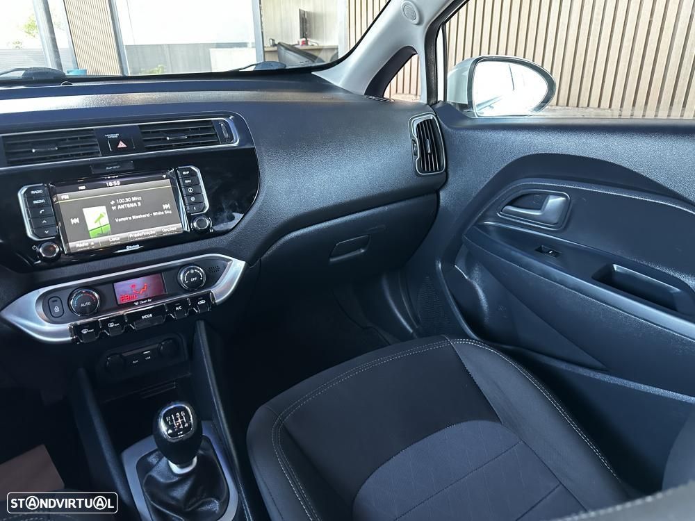 Kia Rio 1.1 CRDi EX - 32