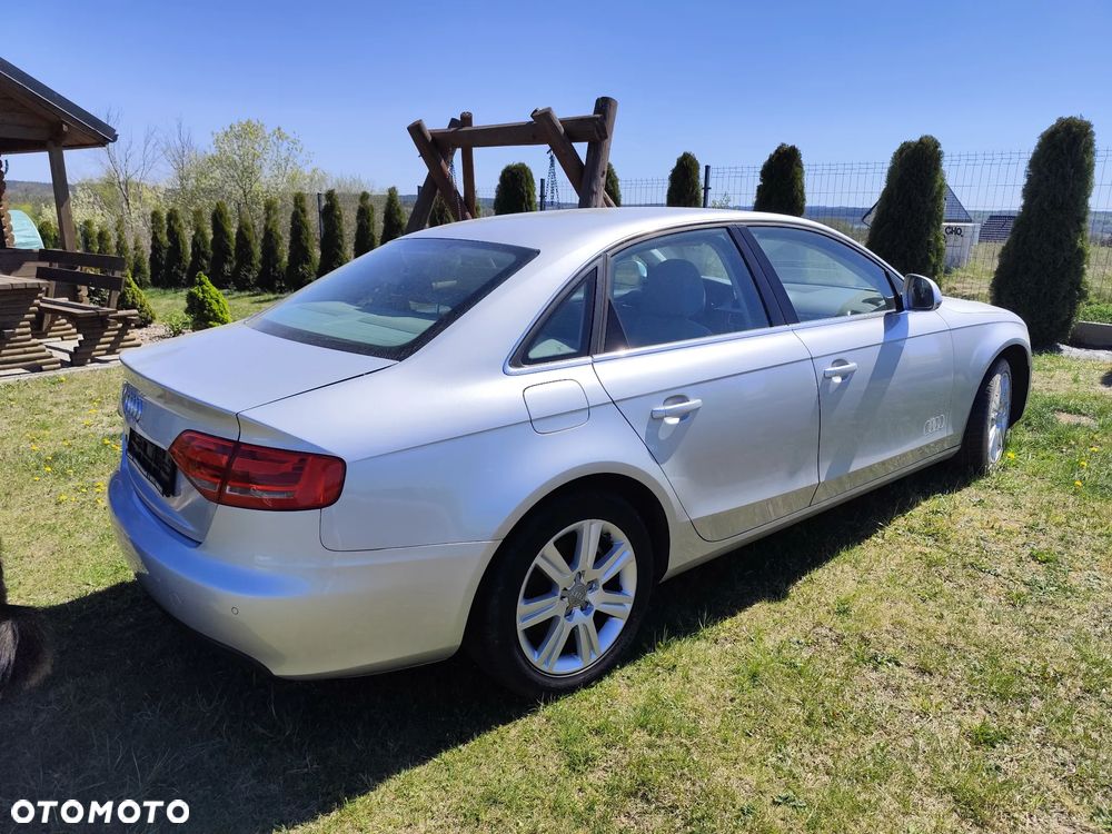 Audi A4 Limousine - 4