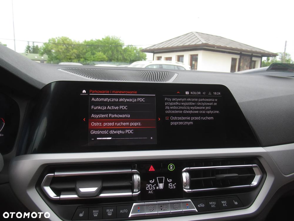 BMW Seria 3 330i xDrive - 23