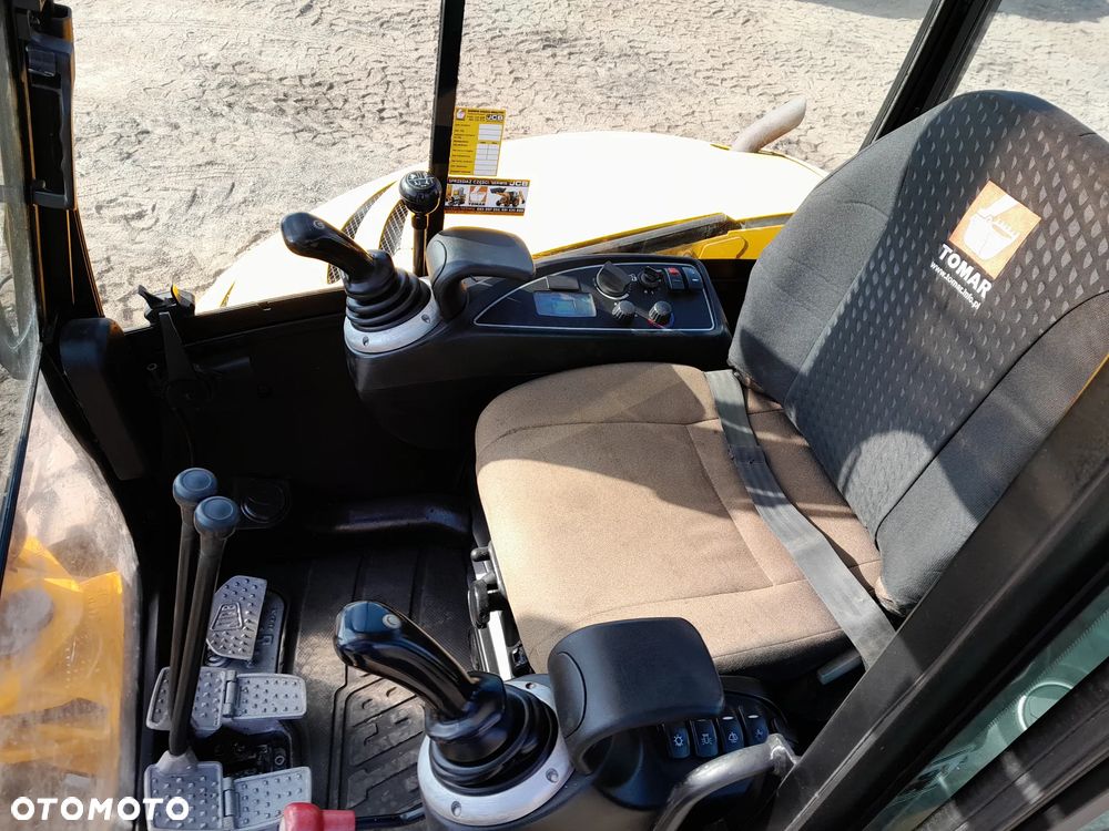 JCB 8065 RTS - 23