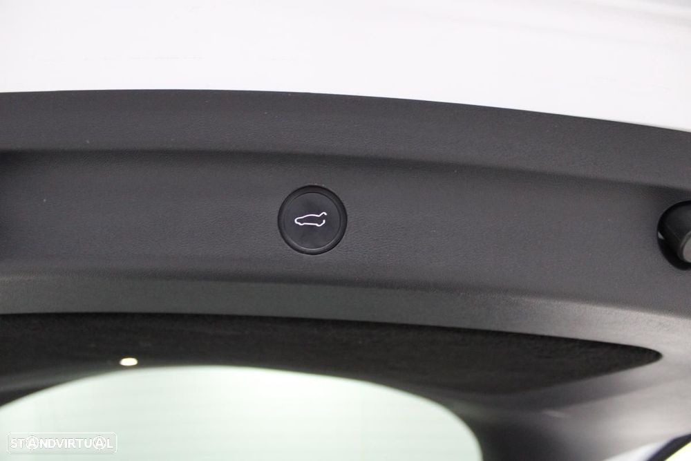 Tesla Model Y Long Range Tração Integral - 27