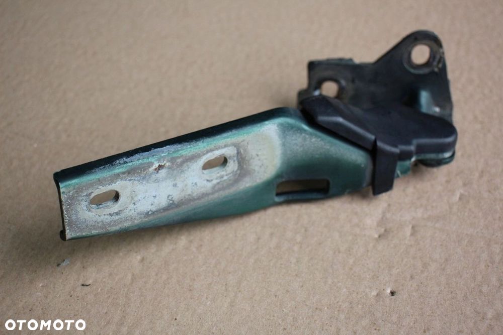 Zawias maski LEWY Seat Toledo II Leon I 1M0823301B - 1