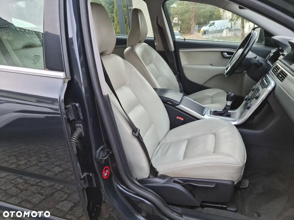 Volvo V70 D3 Summum - 26