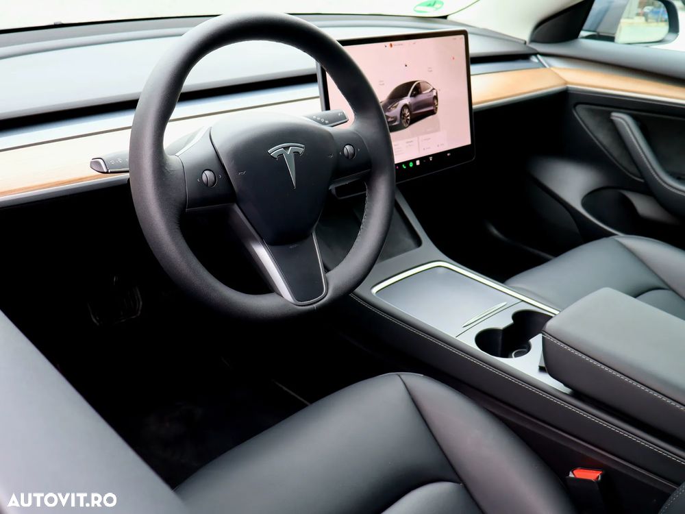 Tesla Model 3 AWD Long Range - 17