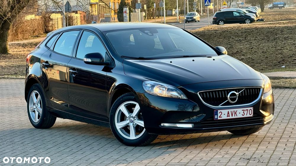 Volvo V40 D2 Momentum - 2