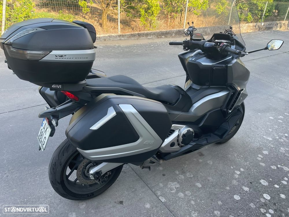 Honda Forza NSS750 - 6