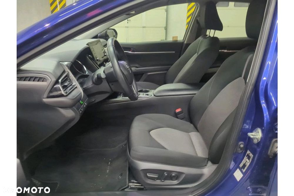 Toyota Camry 2.5 Hybrid Comfort CVT - 5