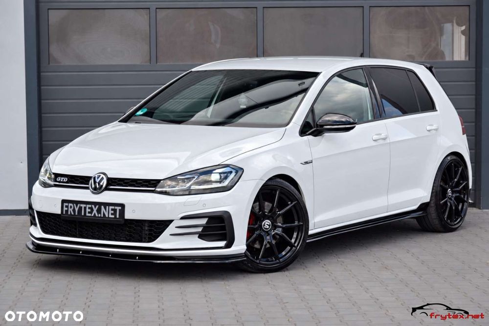 Volkswagen Golf - 10