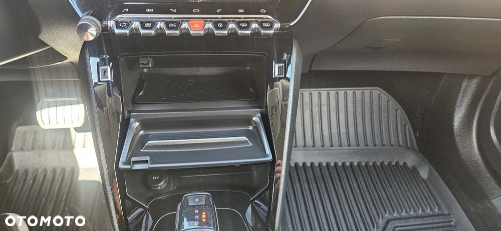 Peugeot 2008 1.5 BlueHDi Allure S&S EAT8 - 14