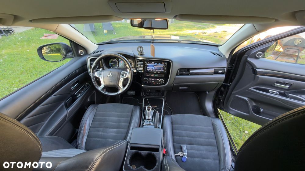 Mitsubishi Outlander 2.0 4WD - 26