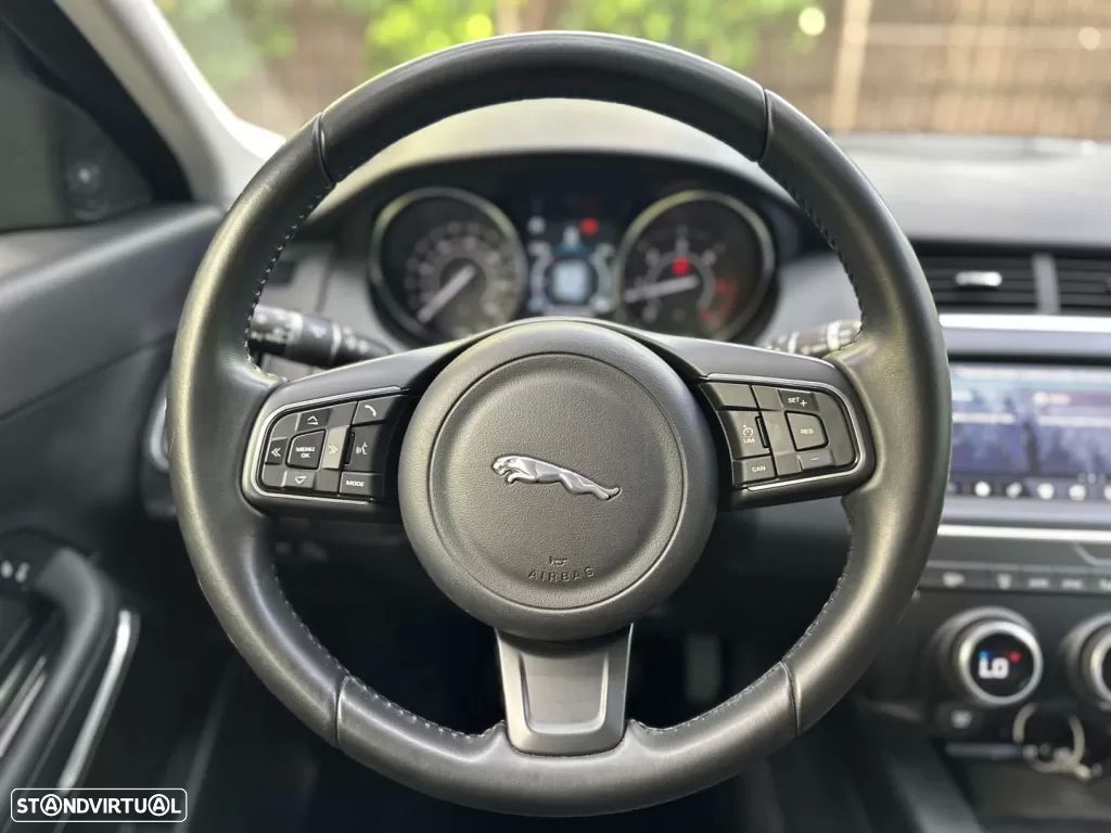 Jaguar E-Pace 2.0 i4D - 34