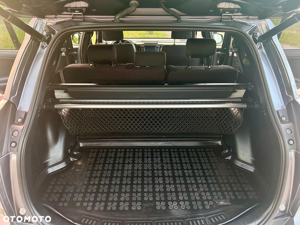 Toyota RAV4 Hybrid Premium 4x2 - 14