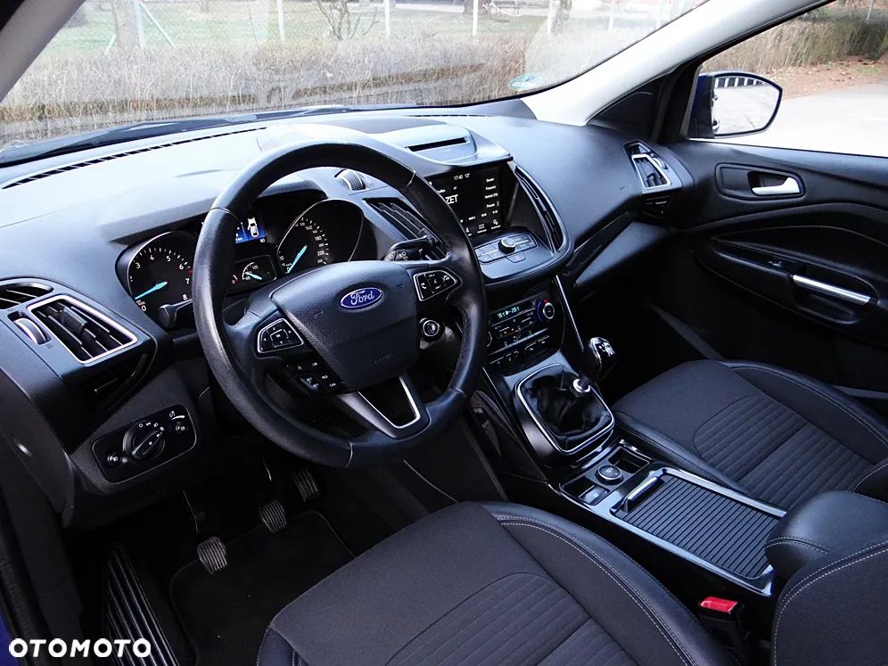 Ford Kuga 1.5 EcoBoost 2x4 Titanium - 24