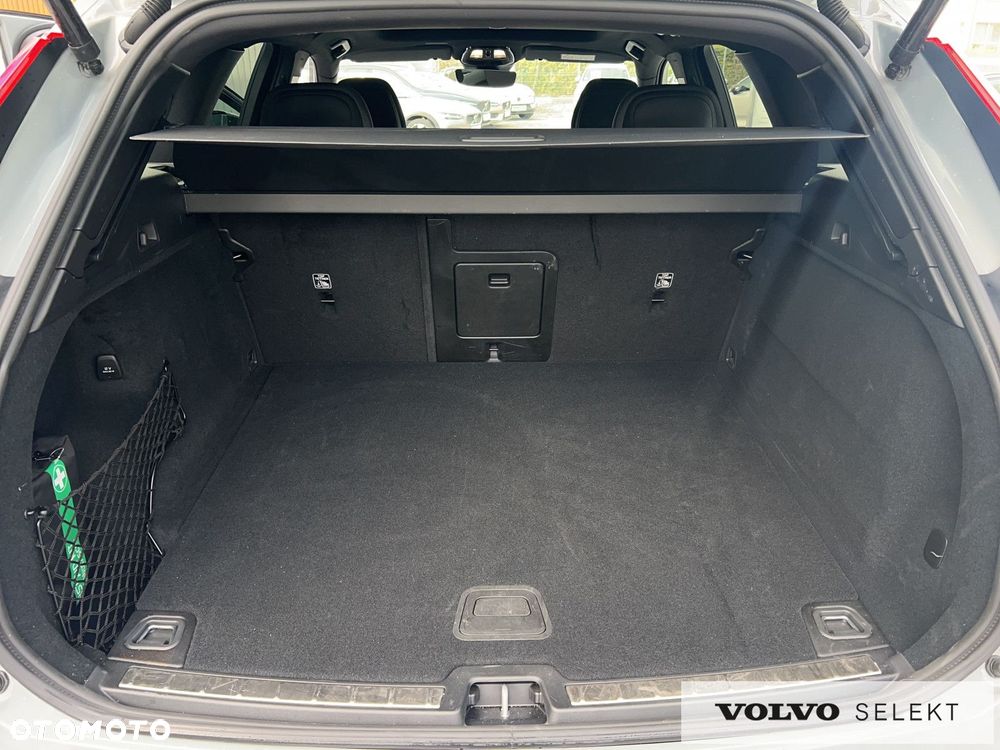 Volvo XC 60 B5 B AWD Plus Black Edition - 19